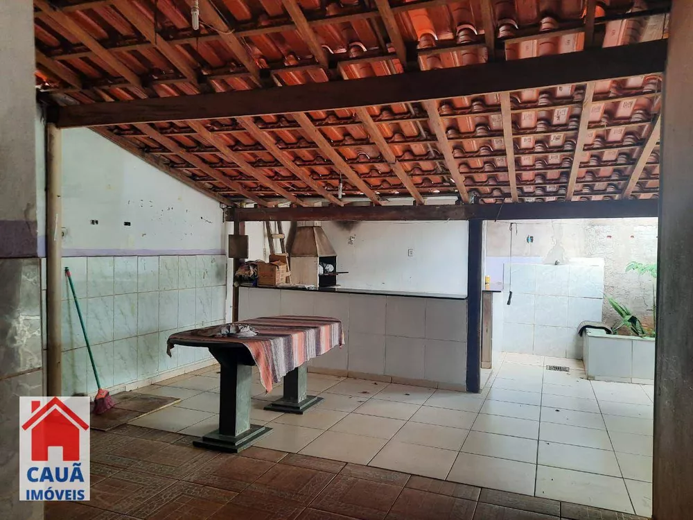 Casa à venda com 3 quartos, 120m² - Foto 1