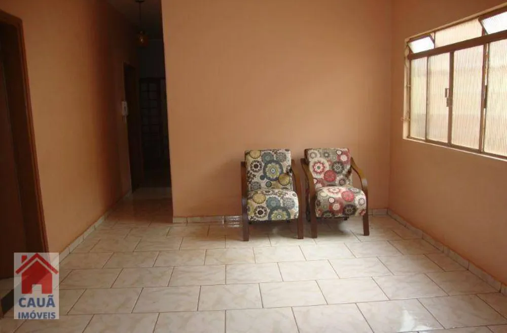 Casa, 3 quartos, 218 m² - Foto 1