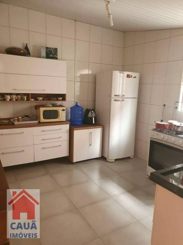 Casa à venda com 3 quartos, 180m² - Foto 2