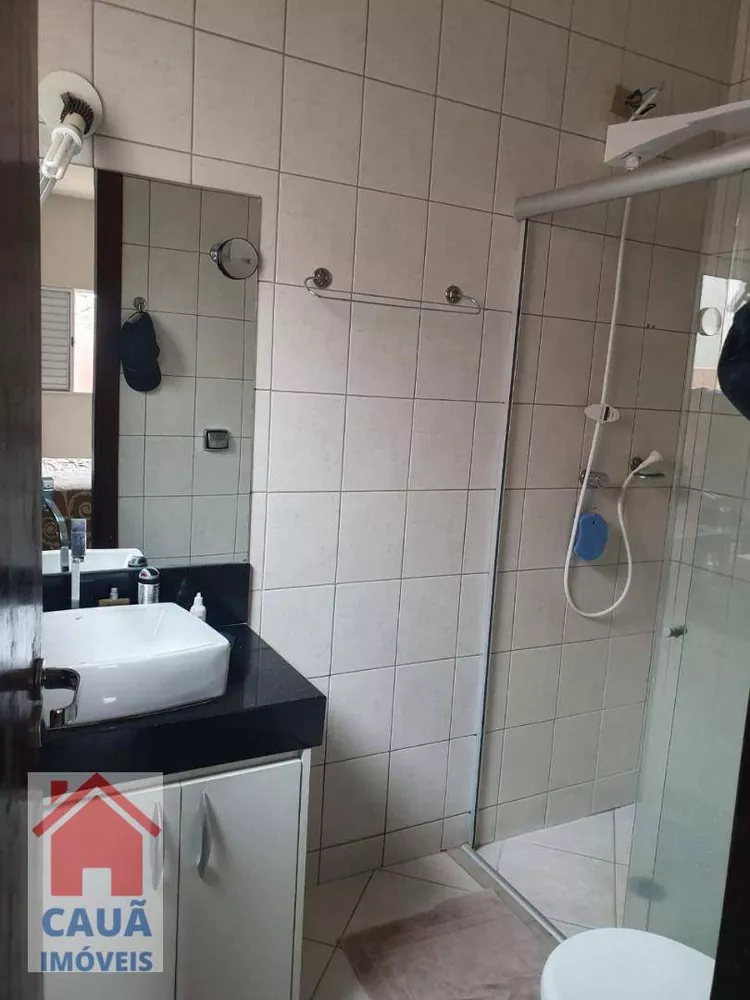 Casa à venda com 3 quartos, 180m² - Foto 1