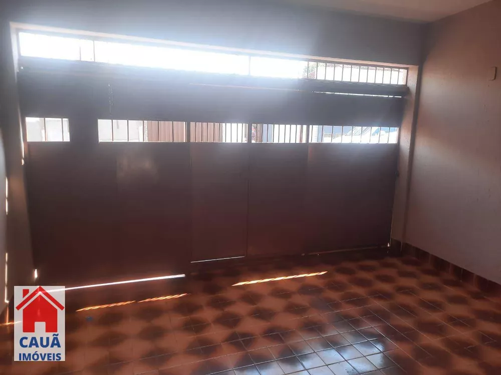 Casa para alugar com 3 quartos, 140m² - Foto 1