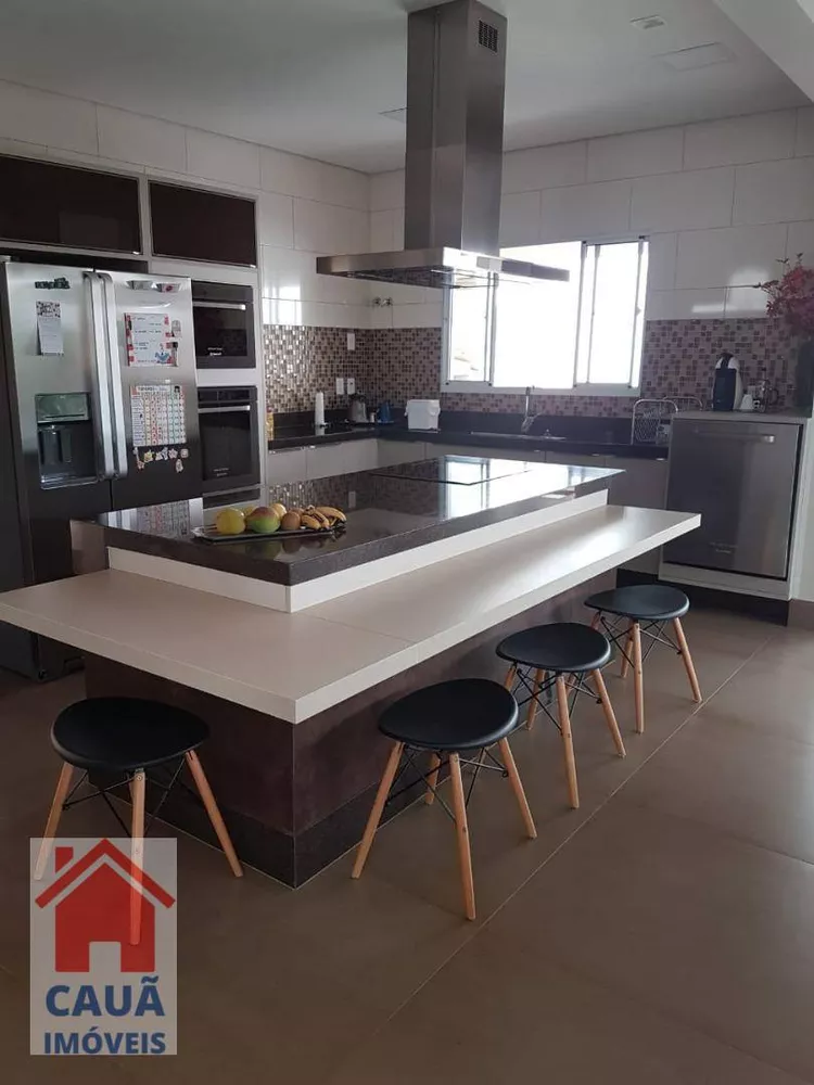 Sobrado à venda com 4 quartos, 340m² - Foto 1