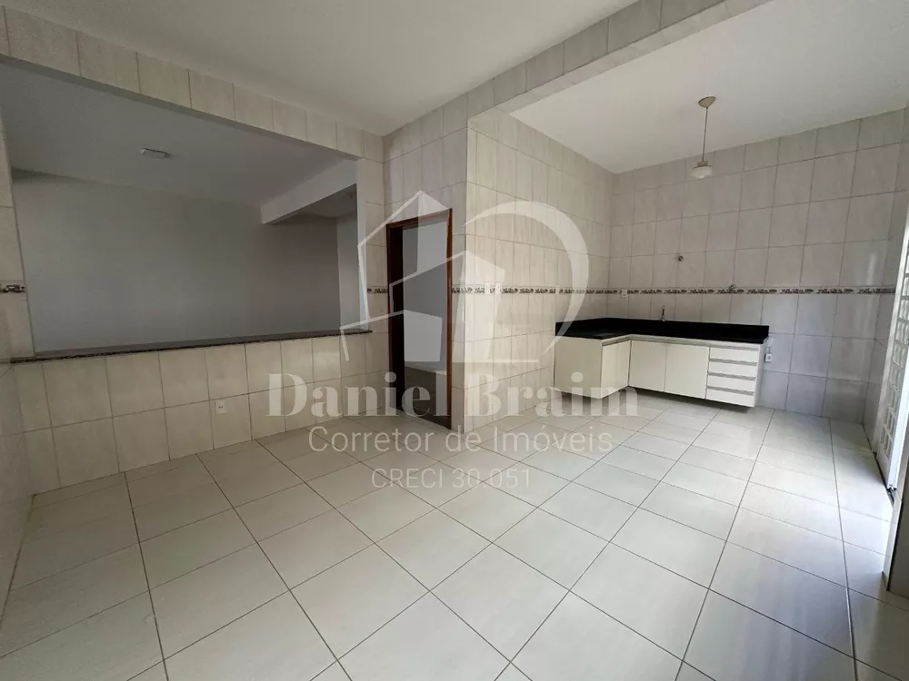 Casa, 5 quartos, 273 m² - Foto 2