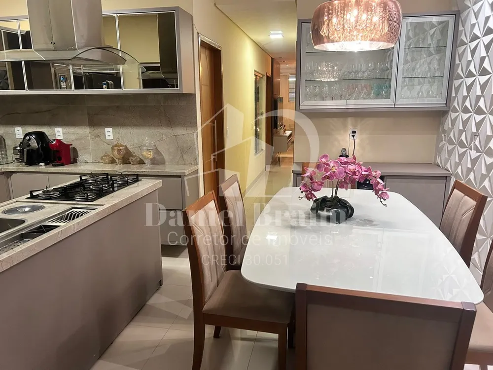 Casa, 5 quartos, 145 m² - Foto 1