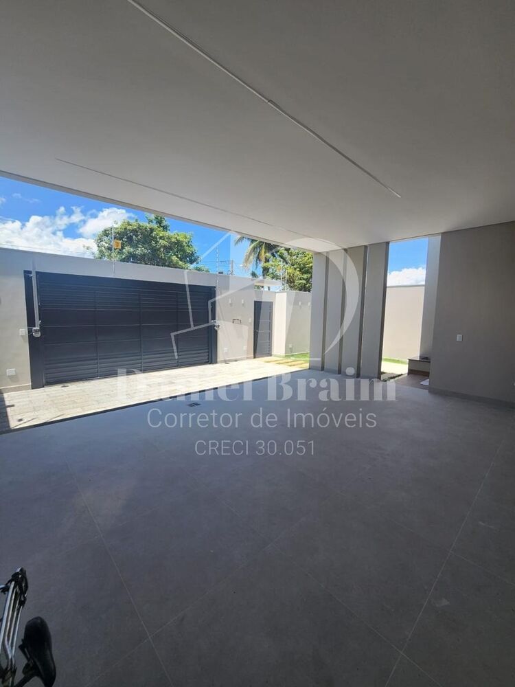 Casa à venda com 3 quartos, 198m² - Foto 1