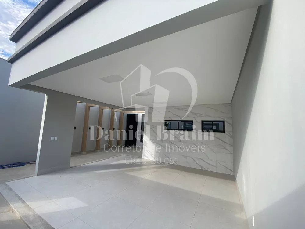 Casa à venda com 3 quartos, 152m² - Foto 1