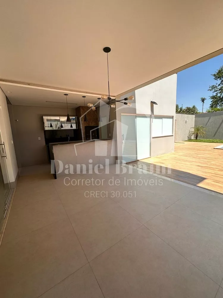 Casa à venda com 4 quartos, 250m² - Foto 4