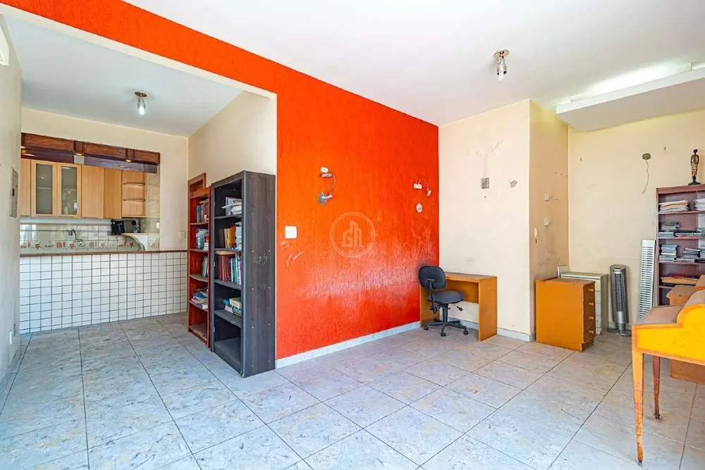 Casa à venda com 6 quartos, 200m² - Foto 5