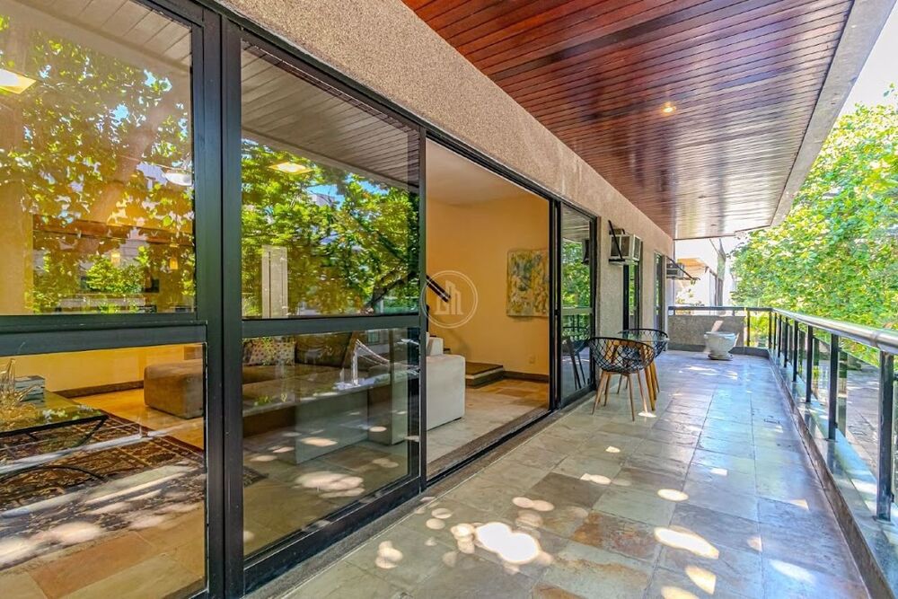 Cobertura à venda com 4 quartos, 336m² - Foto 1