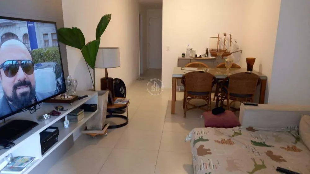 Apartamento à venda com 3 quartos, 95m² - Foto 1