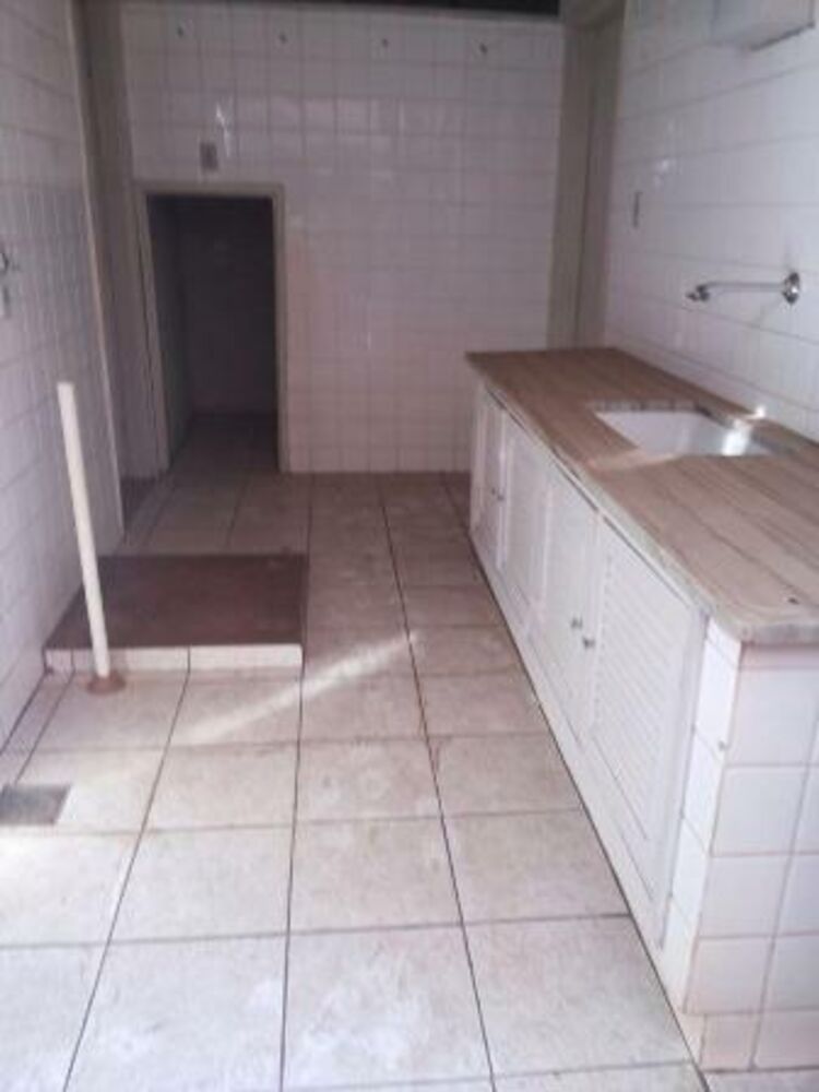 Casa à venda com 4 quartos, 400 - Foto 1