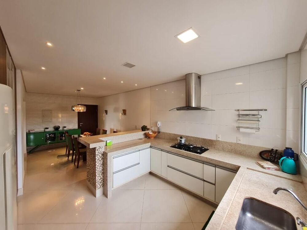 Apartamento à venda com 3 quartos, 180m² - Foto 7