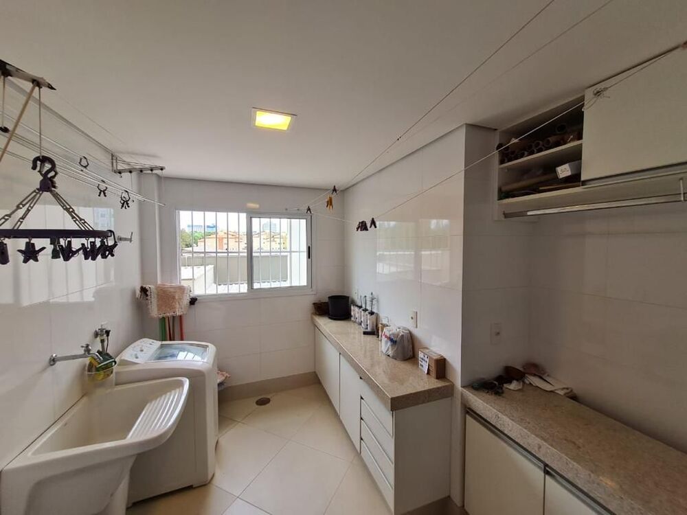 Apartamento à venda com 3 quartos, 180m² - Foto 8