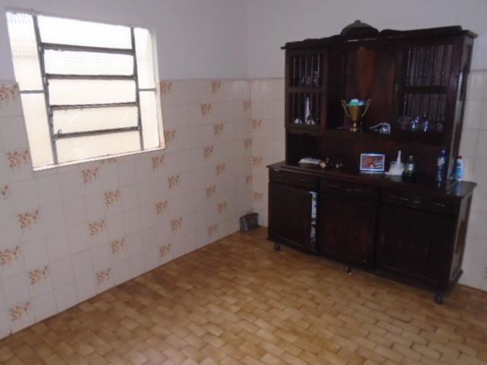 Casa à venda com 3 quartos, 132m² - Foto 1