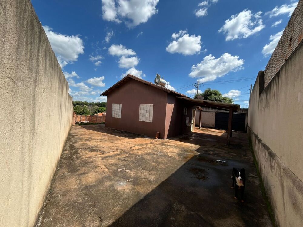 Casa à venda com 2 quartos, 38m² - Foto 1