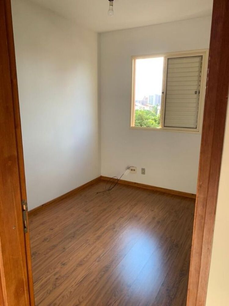 Apartamento à venda com 3 quartos, 75m² - Foto 4