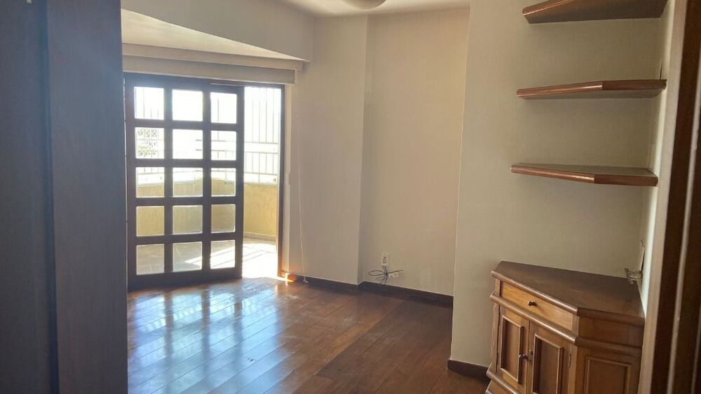 Apartamento à venda com 4 quartos, 251m² - Foto 2