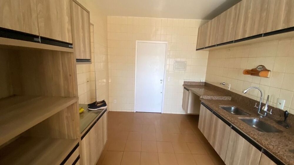 Apartamento à venda com 4 quartos, 251m² - Foto 3