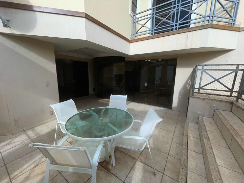 Apartamento para alugar com 4 quartos, 400m² - Foto 1