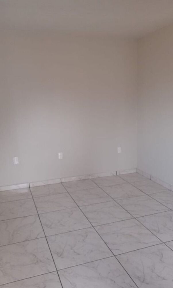 Casa à venda com 2 quartos, 53m² - Foto 4