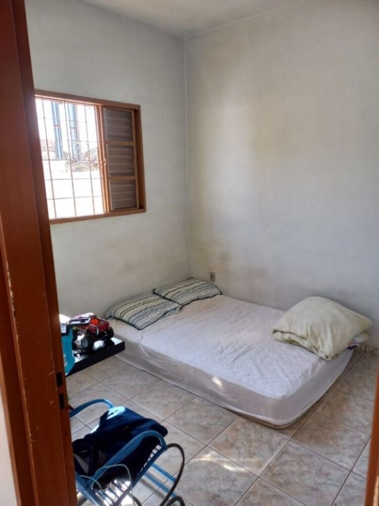Casa à venda com 3 quartos, 360m² - Foto 2