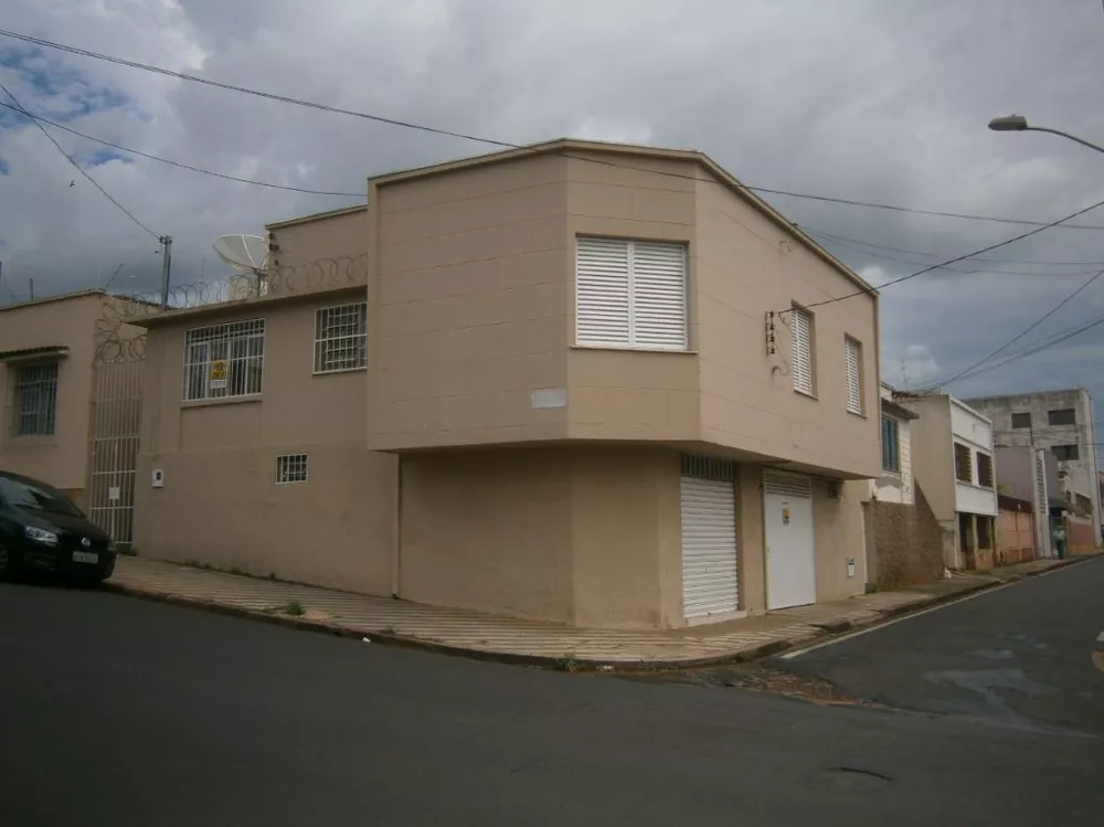Casa, 3 quartos, 175 m² - Foto 1