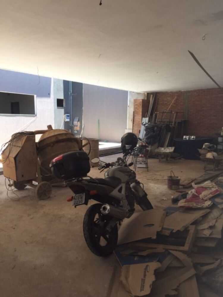 Casa à venda com 3 quartos, 380m² - Foto 3