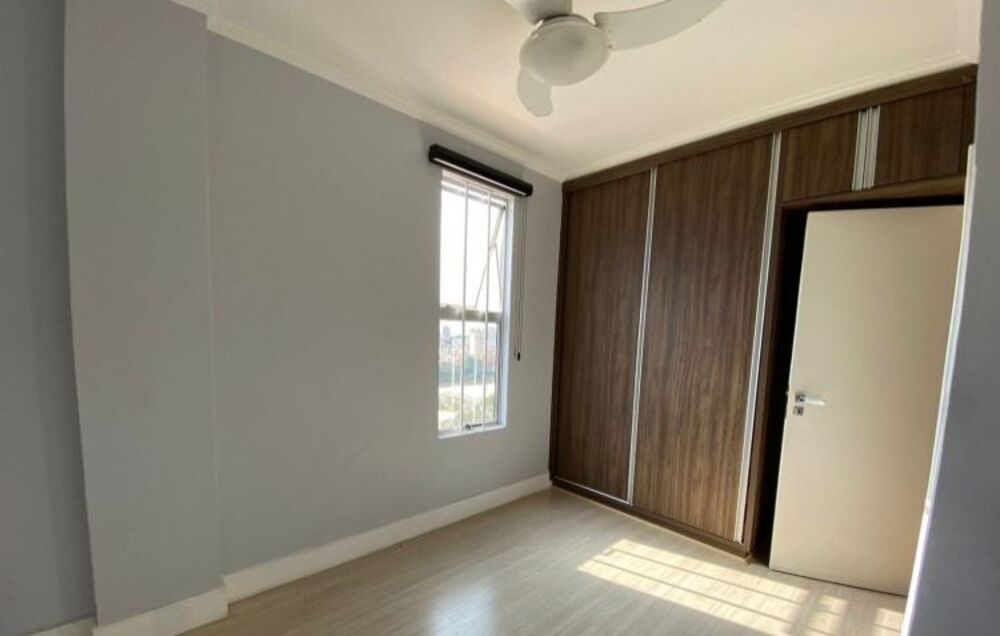 Apartamento à venda com 3 quartos, 156m² - Foto 2