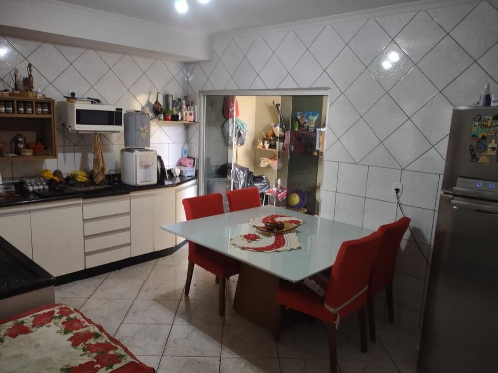 Casa de Vila à venda com 6 quartos, 288m² - Foto 1