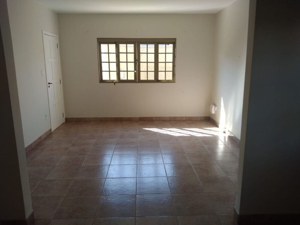 Casa, 3 quartos, 227 m² - Foto 2