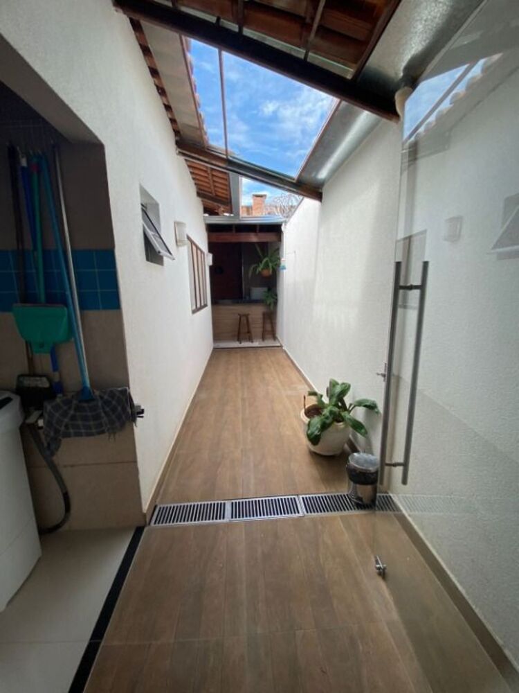 Casa à venda com 3 quartos, 180m² - Foto 3