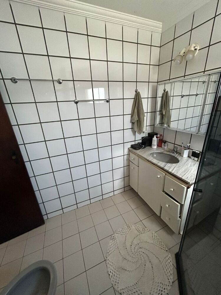 Apartamento à venda com 3 quartos, 144m² - Foto 3