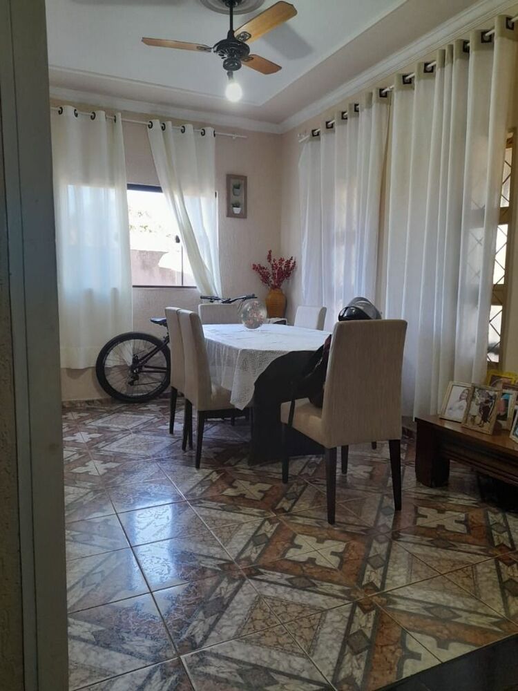 Casa à venda com 2 quartos, 138m² - Foto 2