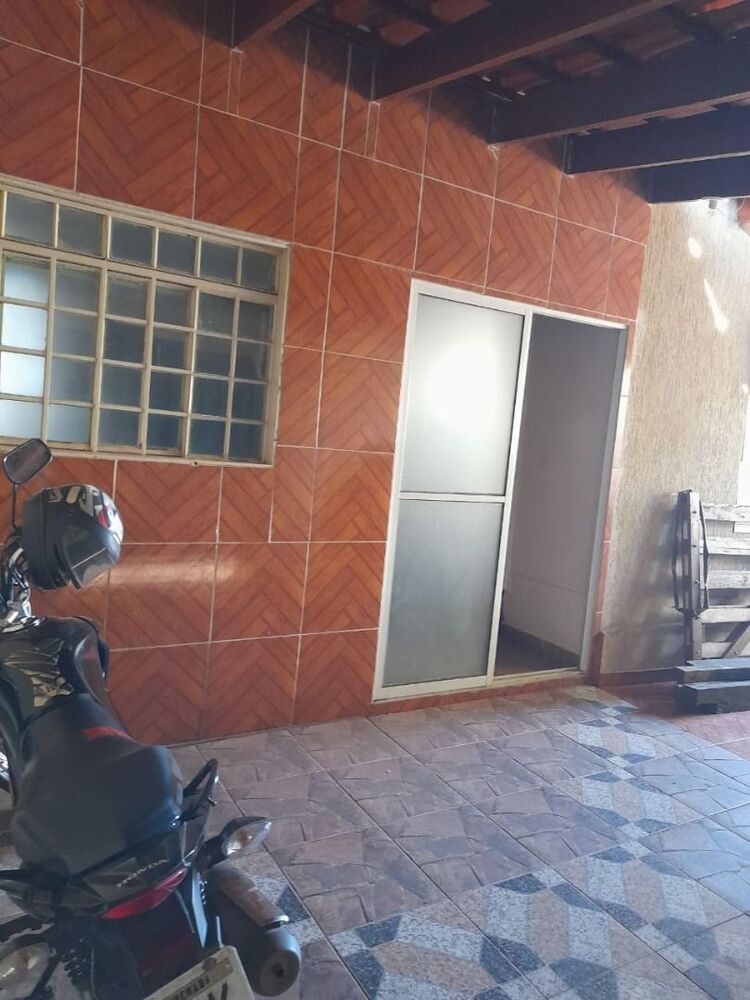 Casa à venda com 2 quartos, 138m² - Foto 1