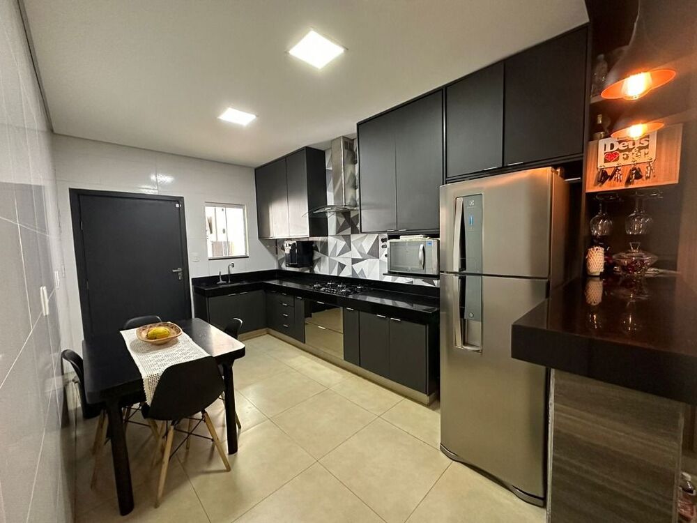 Casa, 3 quartos, 250 m² - Foto 4