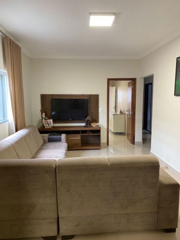 Casa, 3 quartos, 221 m² - Foto 2