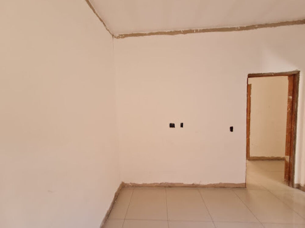 Casa à venda com 3 quartos, 100m² - Foto 3