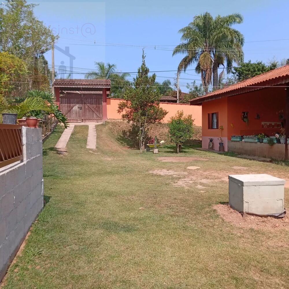 Chácara à venda com 2 quartos, 1195m² - Foto 1