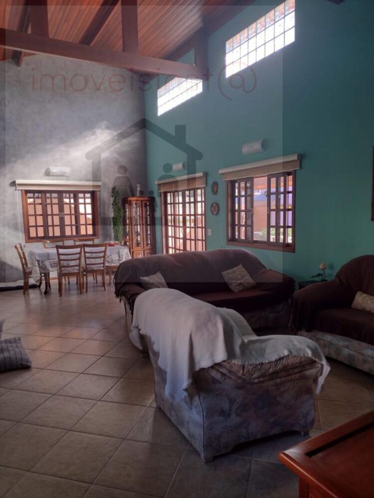 Chácara à venda com 3 quartos, 1600m² - Foto 2