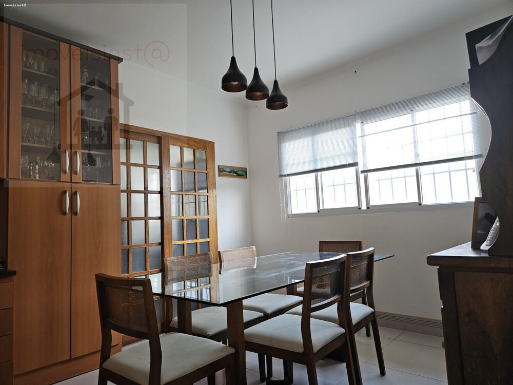 Casa, 3 quartos, 173 m² - Foto 1