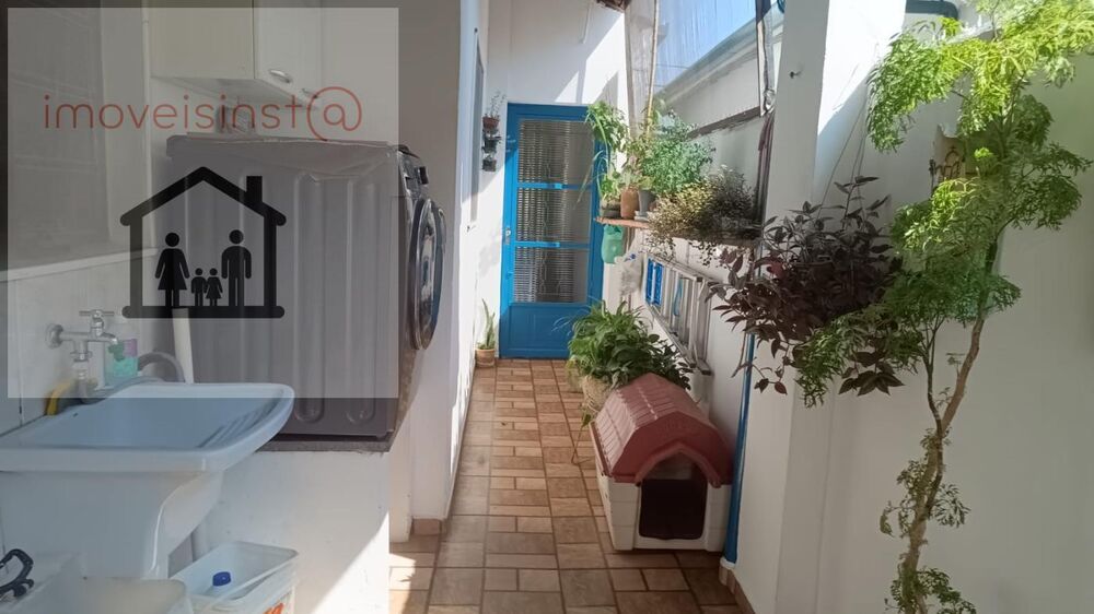 Casa à venda com 3 quartos, 200m² - Foto 8