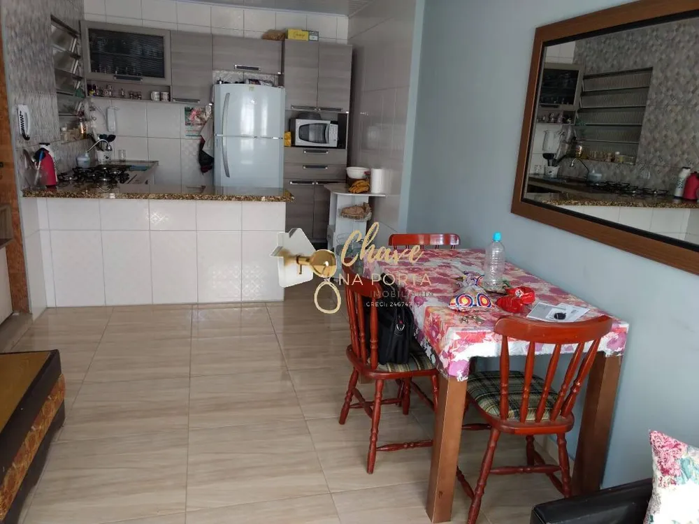 Casa, 6 quartos, 225 m² - Foto 4