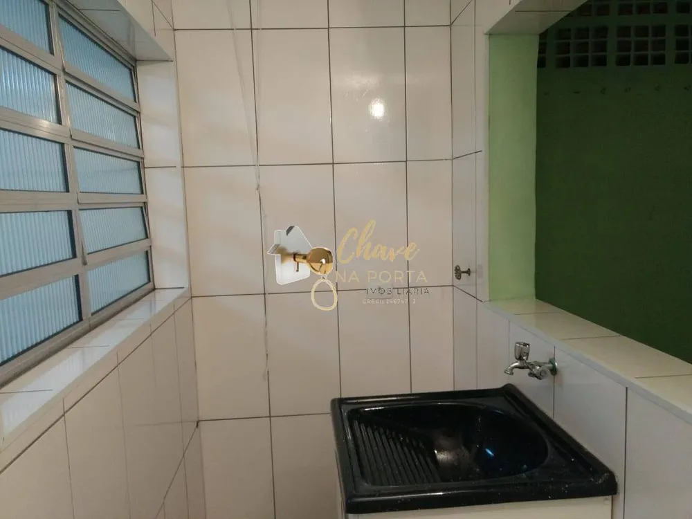 Casa, 6 quartos, 225 m² - Foto 1