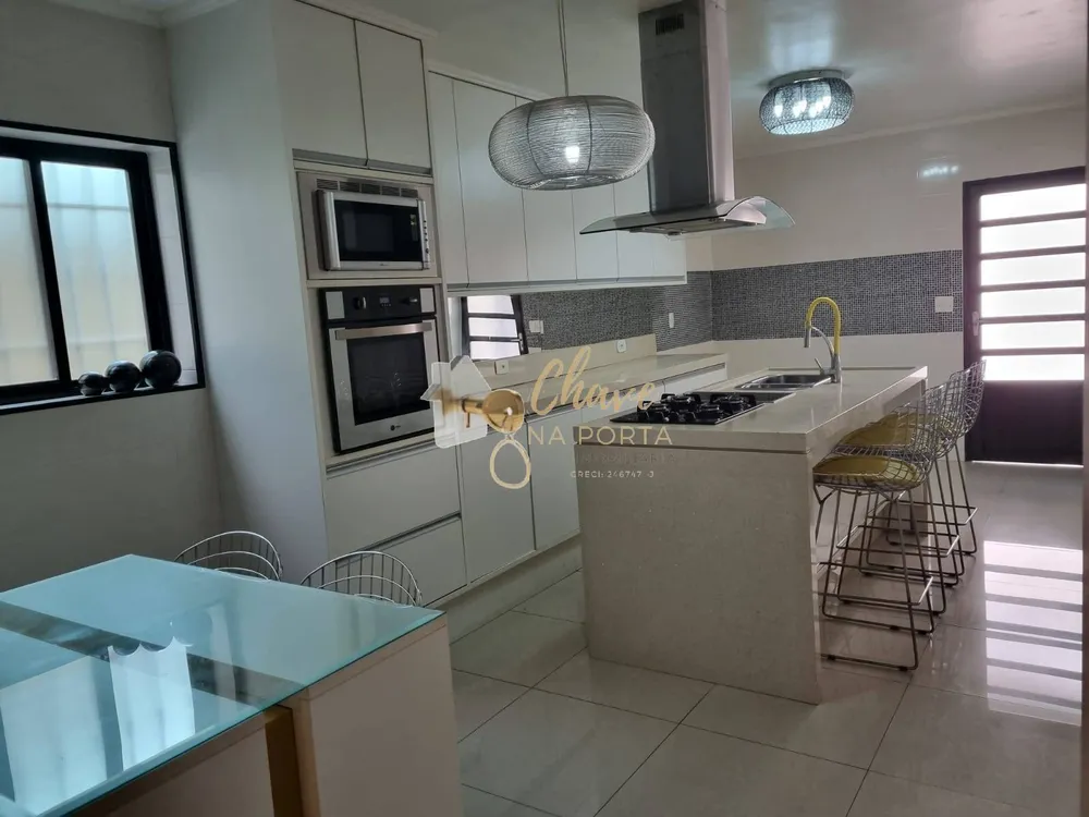 Sobrado, 3 quartos, 392 m² - Foto 2