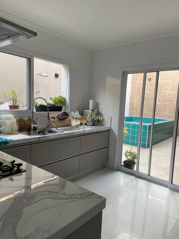 Casa, 3 quartos, 220 m² - Foto 3