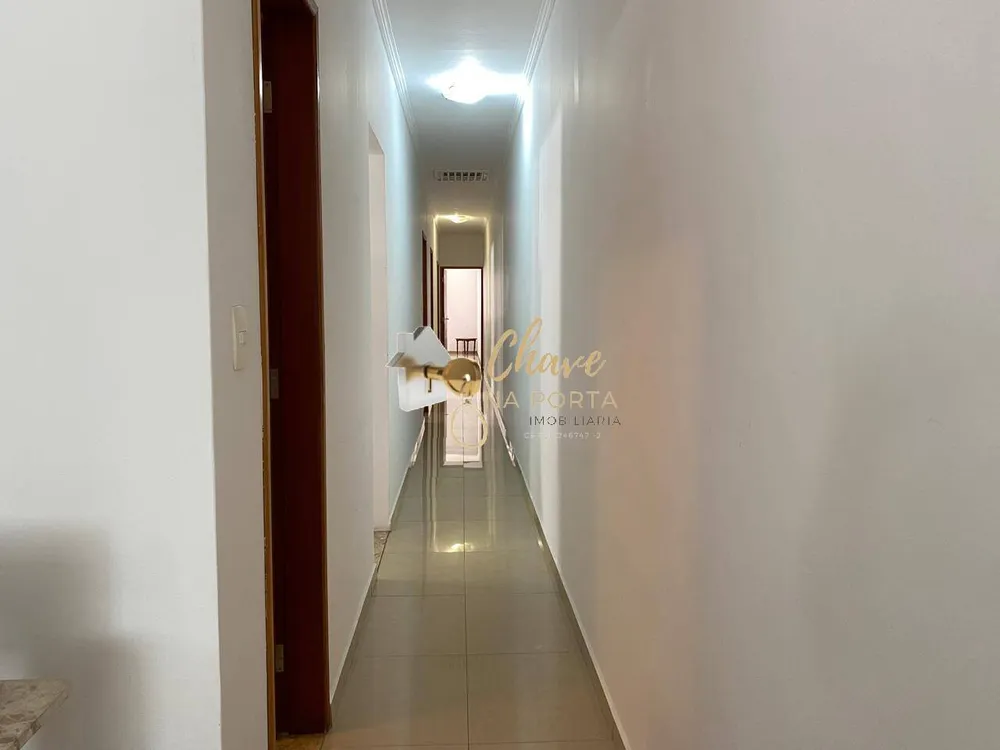 Casa, 3 quartos, 241 m² - Foto 2
