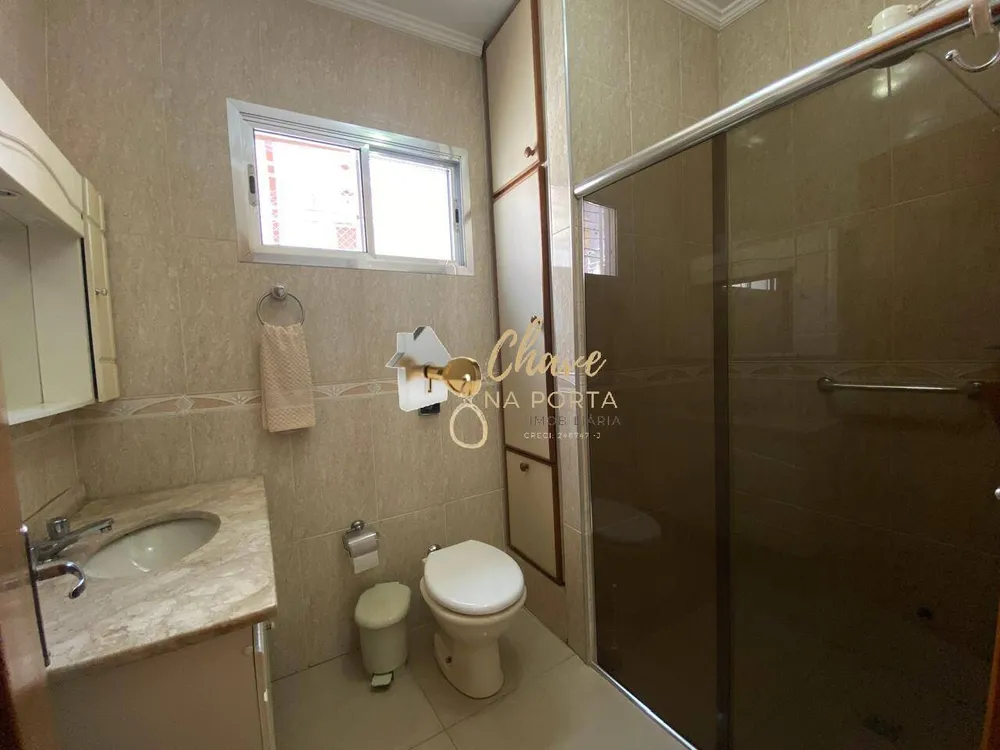 Casa, 3 quartos, 241 m² - Foto 3