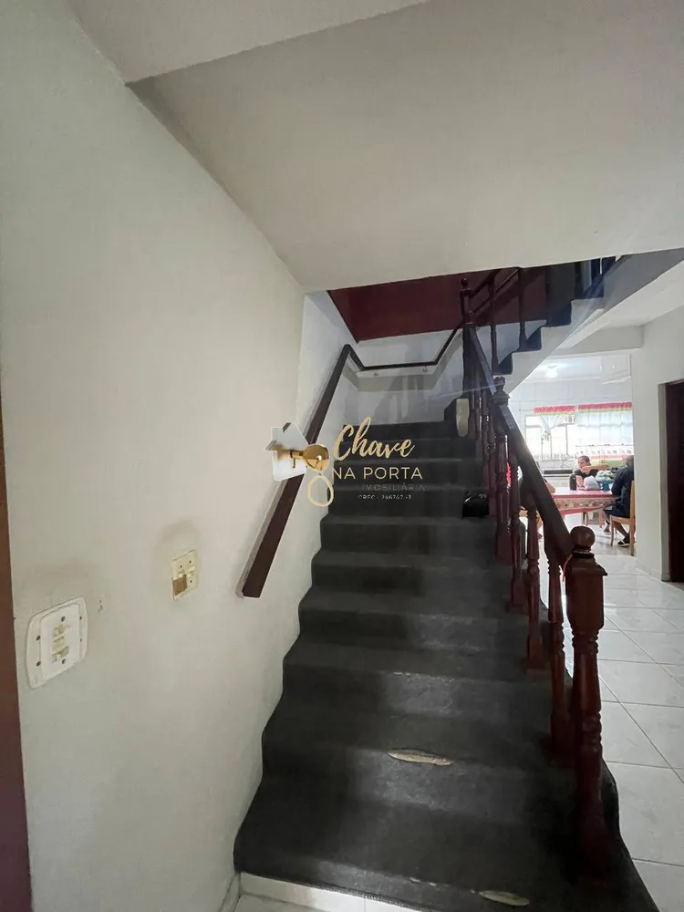 Casa, 4 quartos, 238 m² - Foto 3
