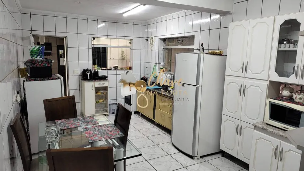 Casa, 4 quartos, 250 m² - Foto 4