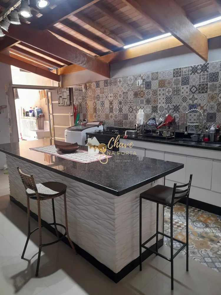 Casa, 3 quartos, 280 m² - Foto 2